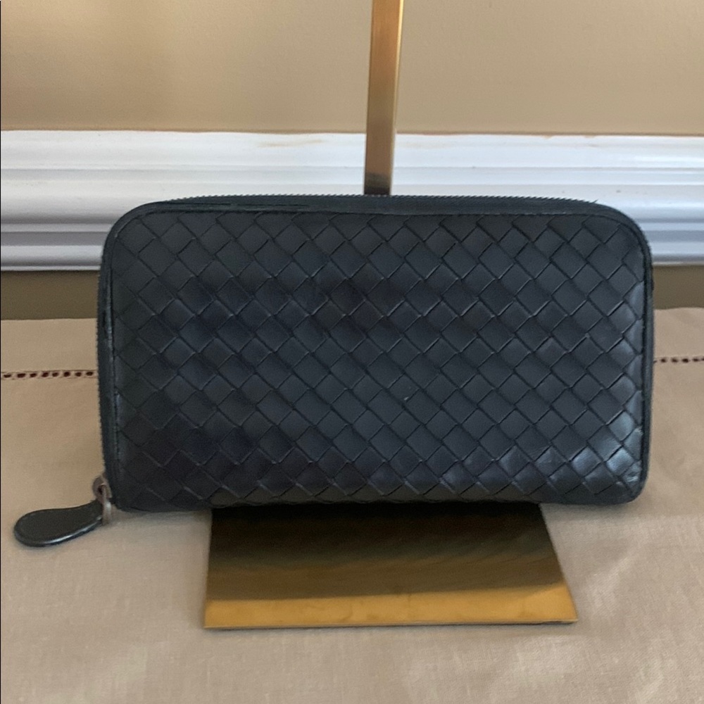 Bottega Veneta Zippy Wallet